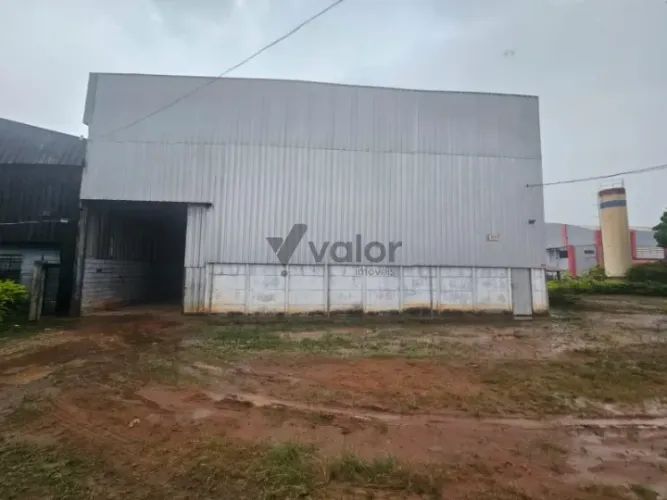 Barracão para alugar em Mogi Mirim, Distrito Industrial II Luiz Torrani, com 750 m²