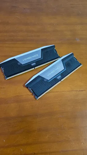 Memória RAM Corsair Vengeance RGB DDR5 5200mhz