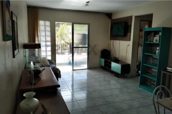 Apartamento à venda com 3 quartos em Casa Amarela