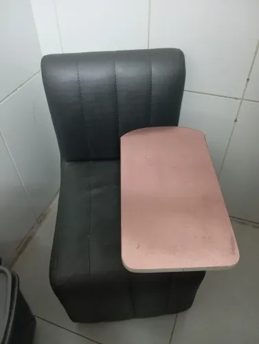Cadeira de Manicure com Apoio para Braço - Preta