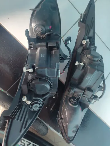 Vende-se farol novo cruze par