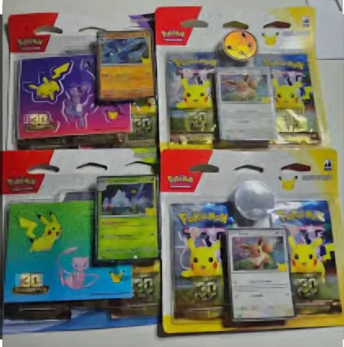Kit com 2 triplos e 2 duplos da coleção 30 anos Pokémon