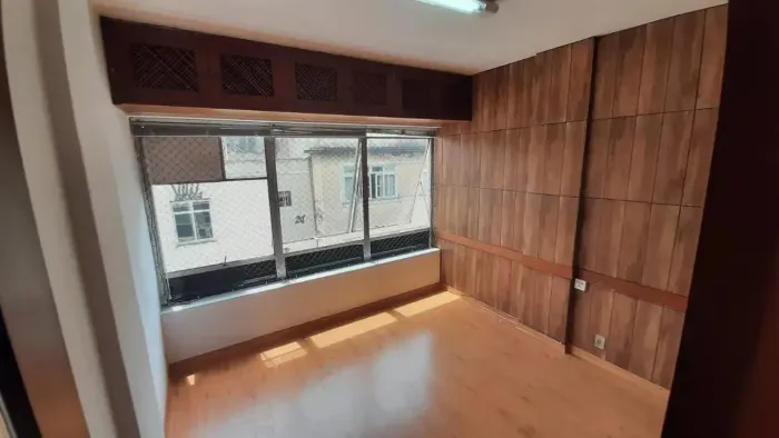 Sala para aluguel possui 24 metros quadrados com 2 quartos em Várzea - Teresópolis - RJ