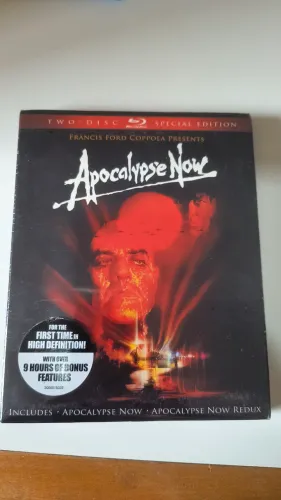 Blu-ray Apocalypse Now Special Edition (2 Discos + Luva) - Novo e Lacrado