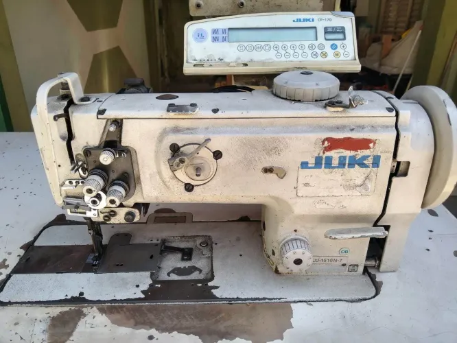 Máquina de costura industrial Juki