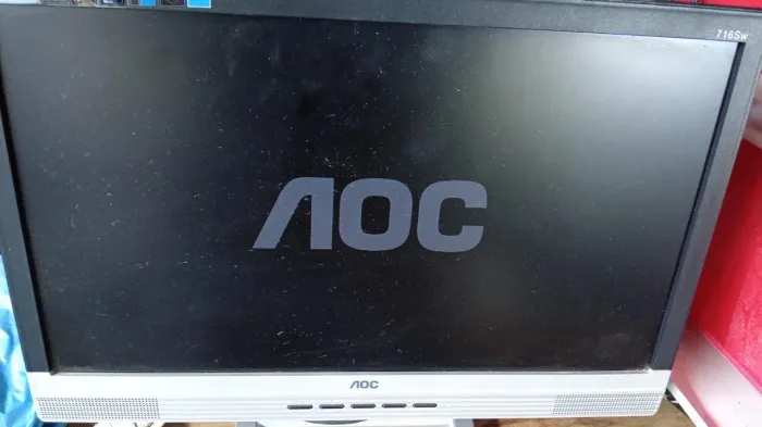 monitor AOC LCD de 17 polegadas, modelo TFT17W80PSA, com resolução de 1440x900