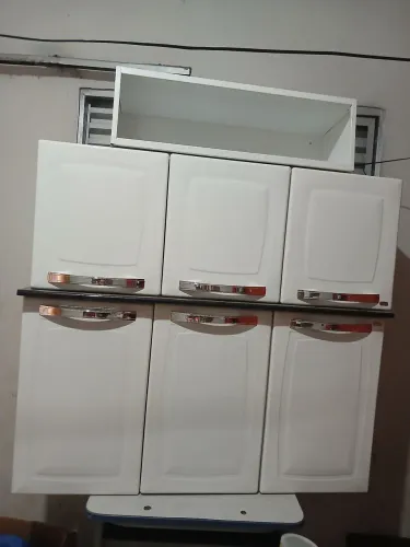 Armário de cozinha italiana semi novo, sem marcas