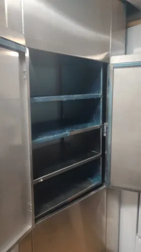 Plataforma elevador para pratos