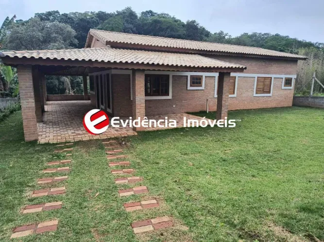 Chácara à Venda em Itatiba (Chácara San Martin I) - 3 Quartos, Piscina e Espaço Gourmet