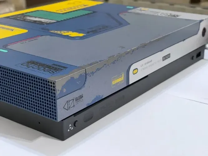 Console Xbox One X 1tb Limited Edition Cyberpunk 2077 - Gamers e Colecionadores !!