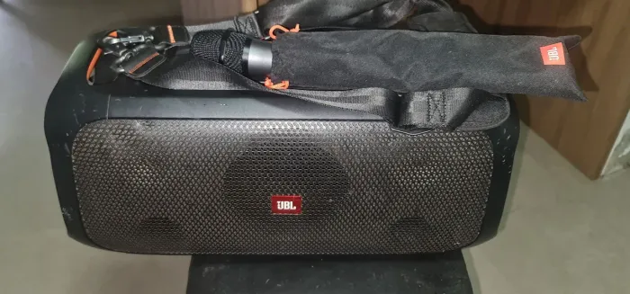 Caixa de som JBL Party Box On the go
