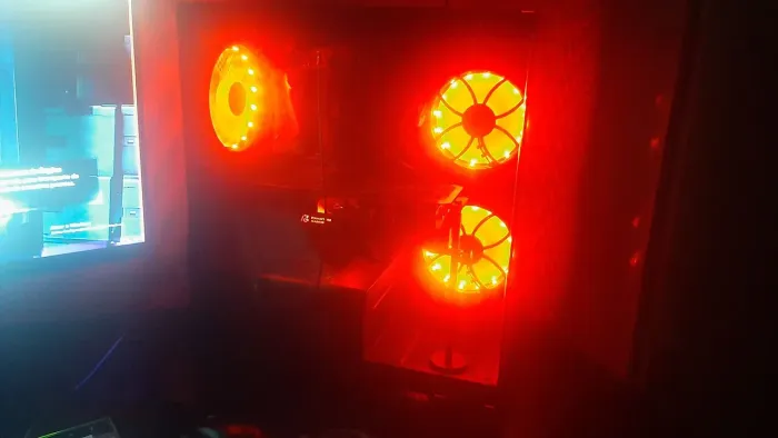 PC RX 5700XT + RYZEN 5 5600GT +16GB DDR4 + SSD 480GB