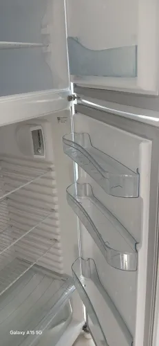 Geladeira consul semi nova.