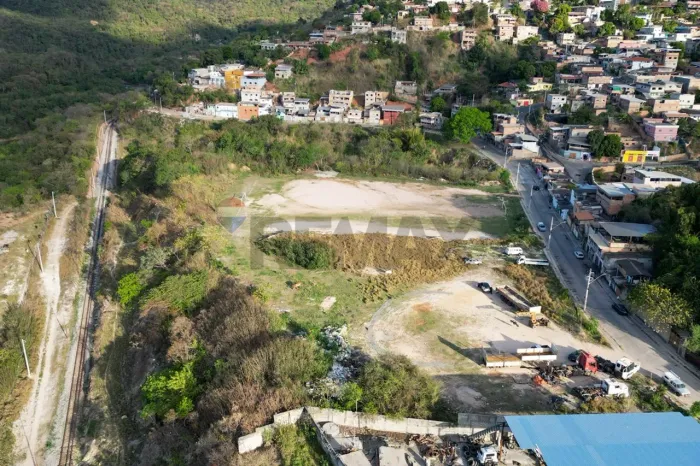 Área Comercial de 2.000m² para Locação | Construa Seu Galpão ou Comércio | Jardim Vitória