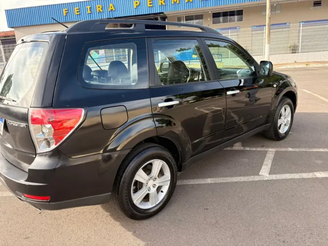 Subaru Forester 2.0/2.0 S 4X4 Aut. 2010