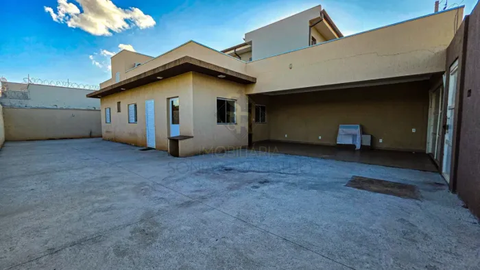 Casa Térrea para Venda e Locação no Condomínio Villas Mabel em Ribeirão Preto/SP.