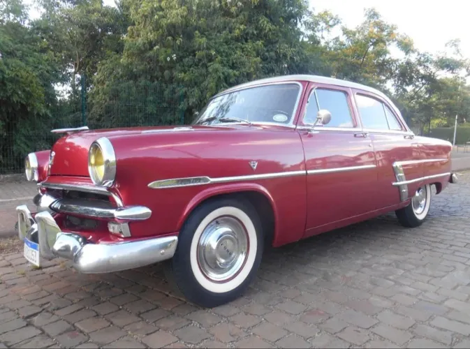 Ford Custom Classic 1953