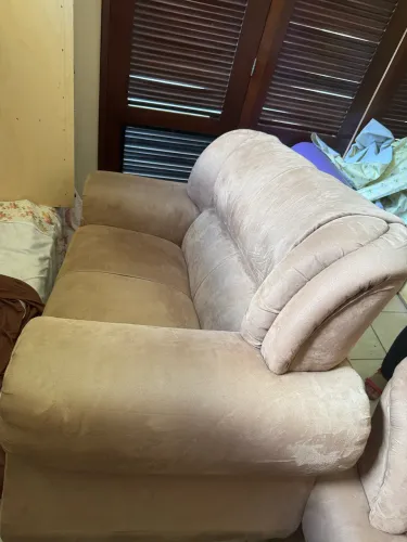 Os dois Sofá 3 lugares + 2 lugares : 700 reias