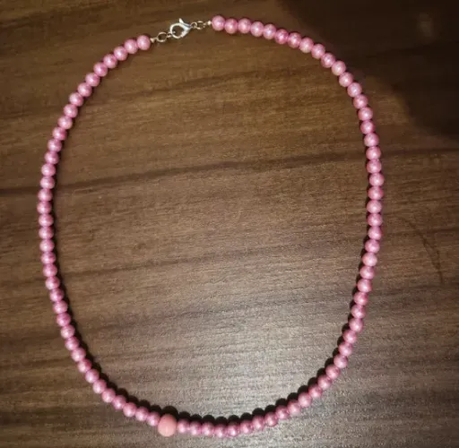 colar miçanga rosa