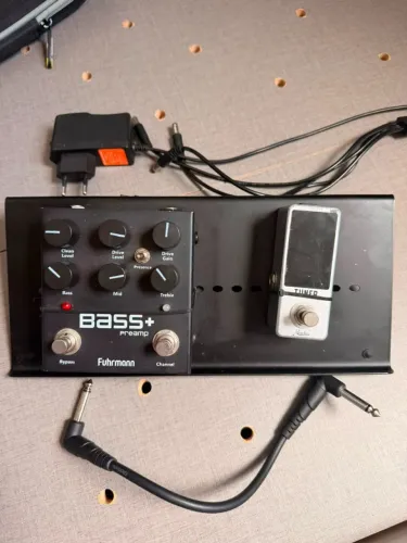 Pedal Fuhrmann Bass+ Preamp Ba01 Preto Kit Completo (Usado)Pedal Fuhrmann Bass+ Preamp Ba0