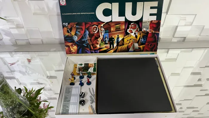 Jogo CLUE HASBRO Parker brothers 2007 - clássico jogo dos investigadores D0045