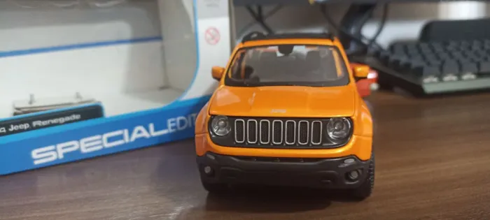 Jeep Renegade 2017 1:24