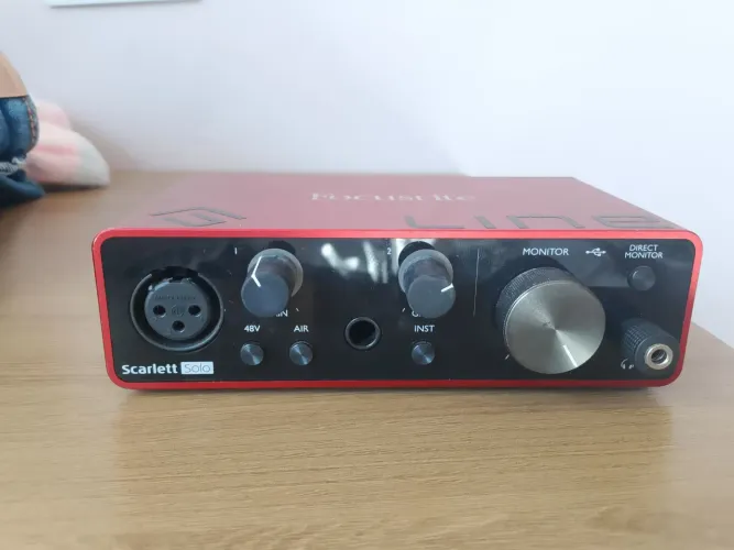 Interface de Áudio Scarlett Solo 3gr 