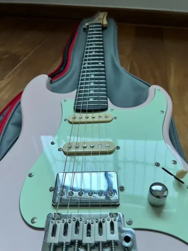 Guitarra Seizi Katana Musashi Stratocaster
