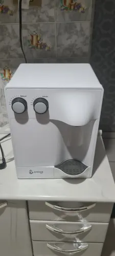 Vendo este bebedouro e purificador de agua