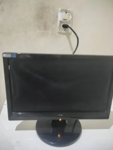 Monitor 14" AOC (LEIA A DESCRIÇÃO)