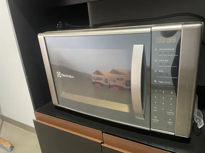Micro-ondas Electrolux 31L GRILL 