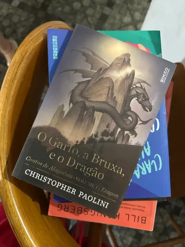 Livro ?O Garfo, a bruxa, e o dragão?