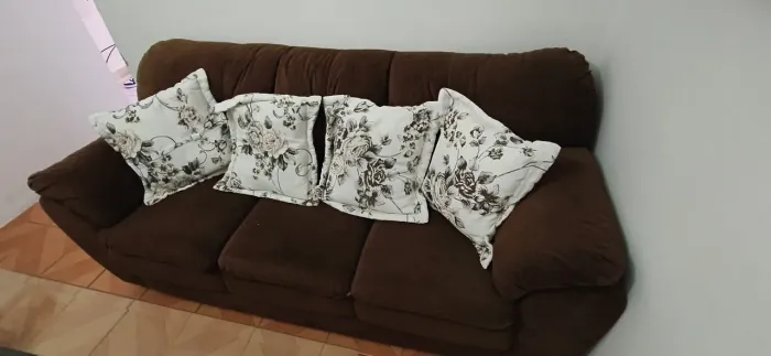 Sofá 3 e 2 lugares em perfeito estado