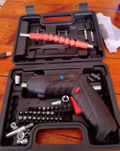 Kit Parafusadeira / Furadeira Sem Fio com Maleta e Acessórios