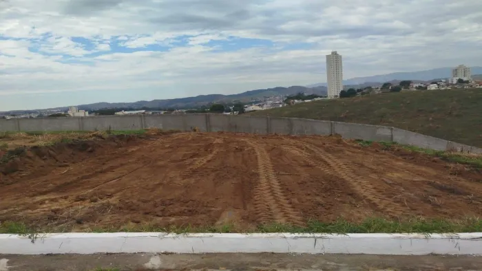 Lote condomínio Ouro Preto