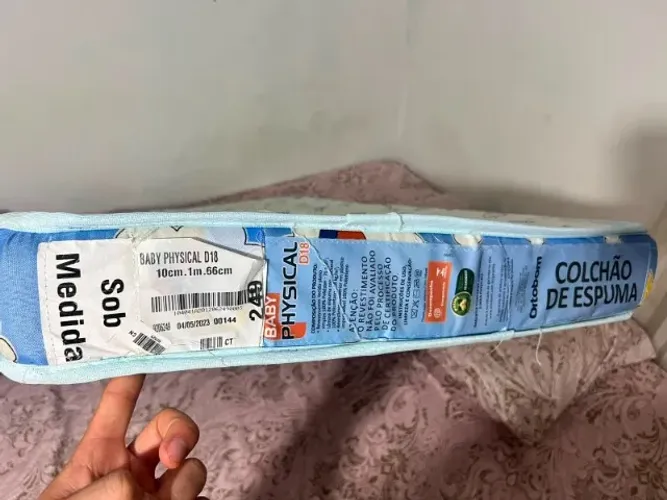 Cercadinho para bebê com colchão semi novo