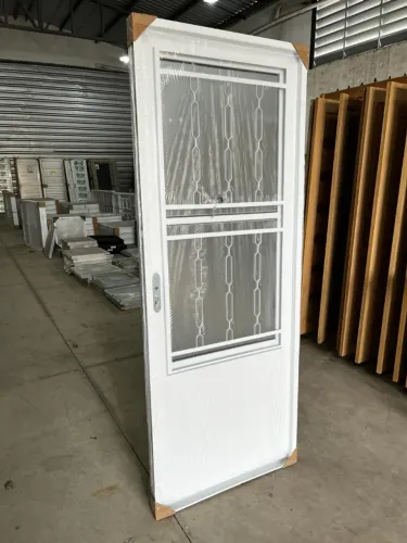 Portas Postigo Aço Branco com Vidro e Grade 2,15x0,85m