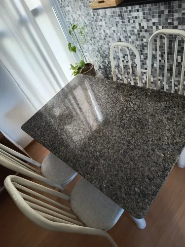 Mesa granito 4 cadeiras 
