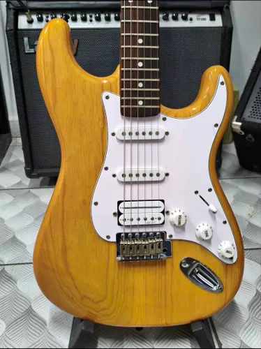 Guitarra SX HSS Strat Ash Natural + Malagoli HH777 Blade