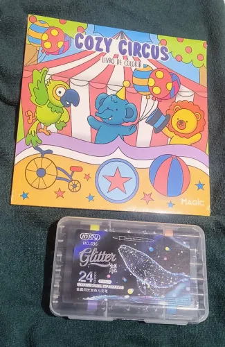Canetinhas glitter + livro de colorir tiktok
