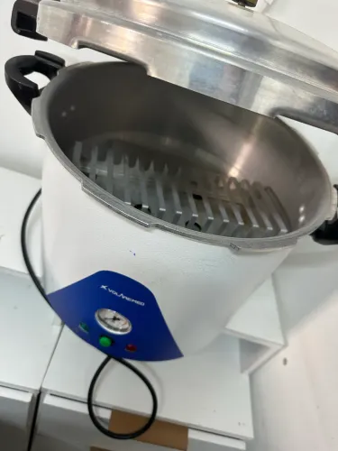 PANELA ESTERILIZADORA (AUTOCLAV)