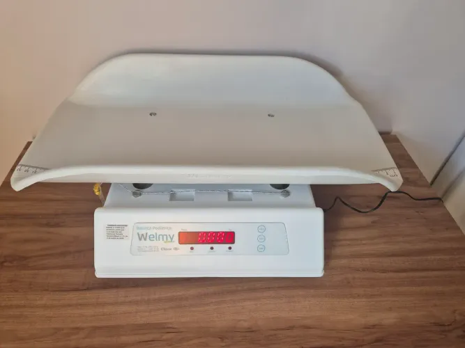 Balança pediátrica digital de alta precisão (Welmy), grau médico.Até 15kg. Preço:1100reias