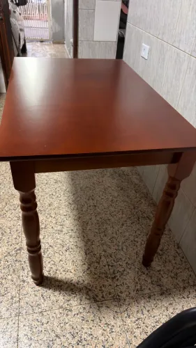 Mesa madeira maciça para 4 lugares 