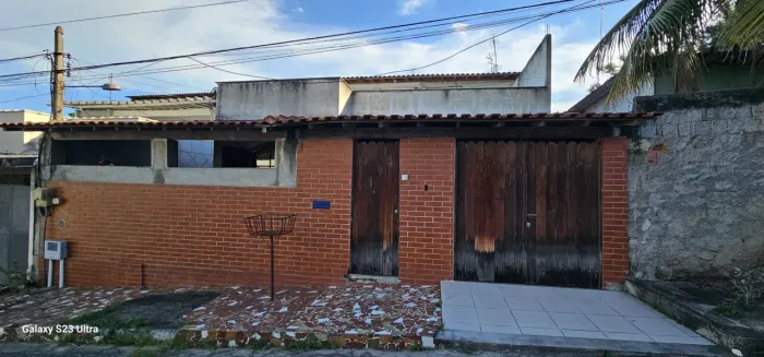 Casas - 3 dormitórios - Campo Grande