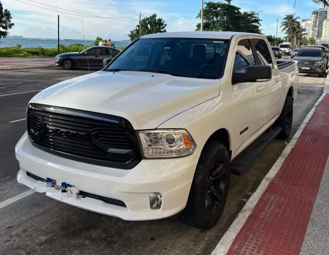 Ram Classic Laramie 5.7 V8 16V Gasolina 4X4 Aut. 2023