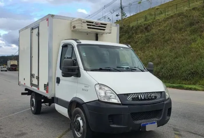 Iveco Daily Baú Refrigerado 2014/ transferência de divida