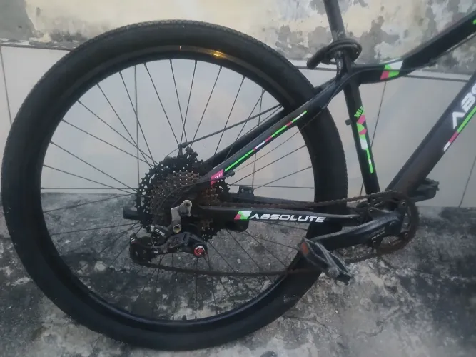 * Vendo bike aro 29 absolut toda nova bike de procedência*