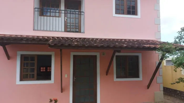 Linda casa condomínio fechado