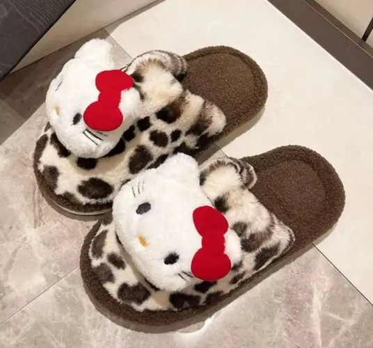 Pantufa feminina Helô Kitty Nova 36/37