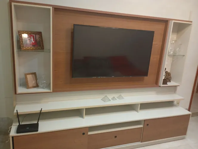 ? OPORTUNIDADE! Estante para Sala em MDF - Linda e Muito Conservada ?